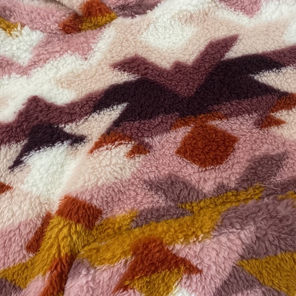 Like NEW Aeropostale cropped southwest plush hoodie - Picture 2 of 4